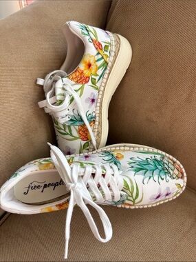 Free People White Pineapple & Floral Espadrille-Trim Sneakers! NEW!